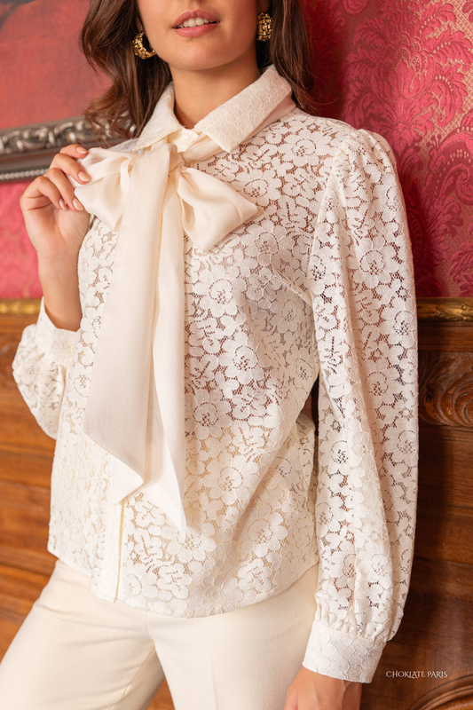Charlotte lace shirt with removable bow