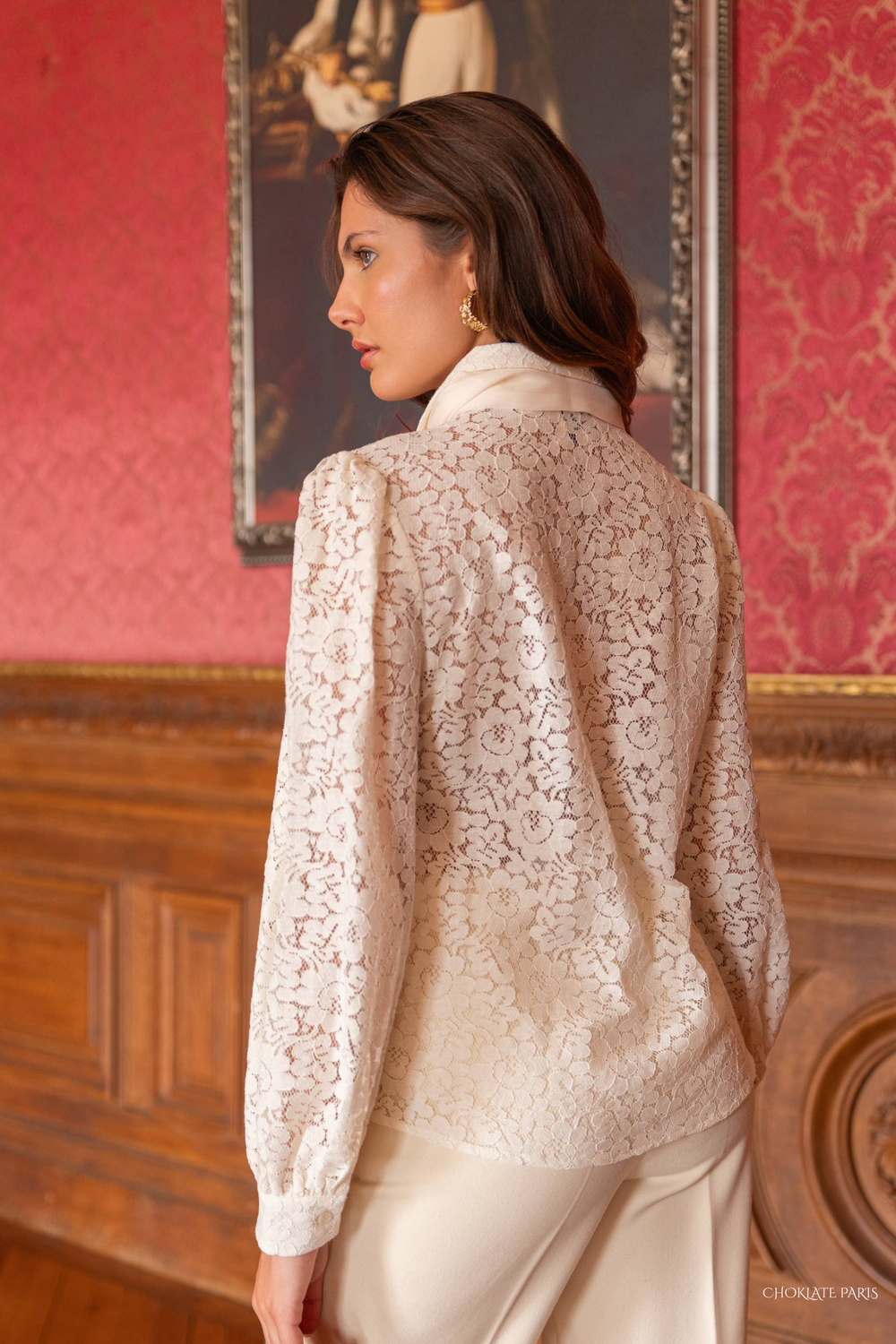 Charlotte lace shirt with removable bow