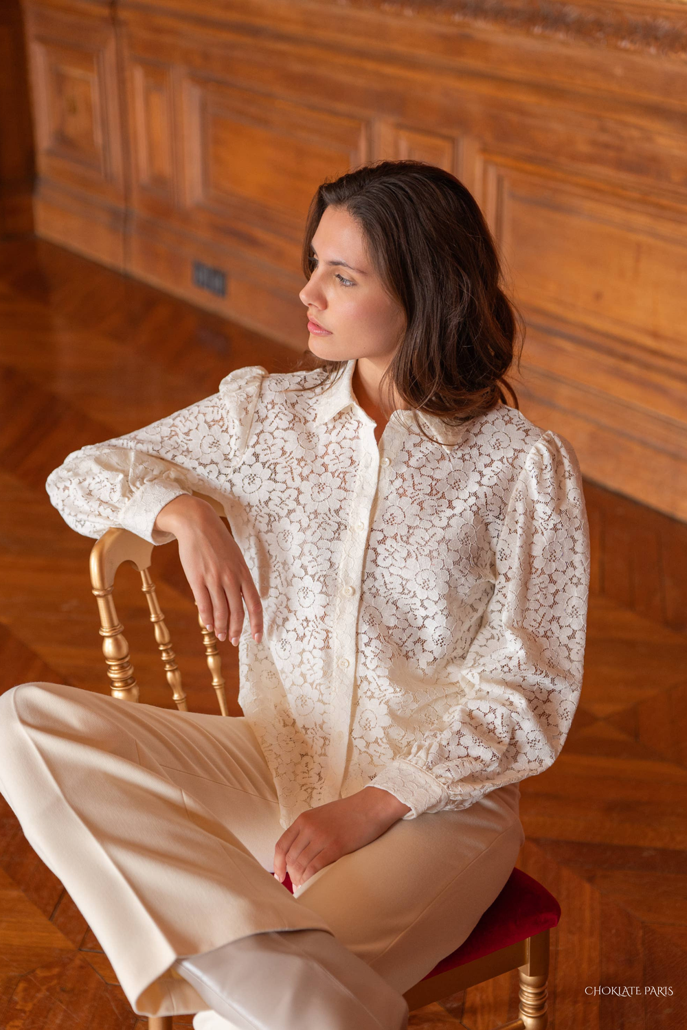 Charlotte lace shirt with removable bow